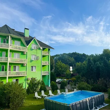 Hotel квітка закарпаття 4*